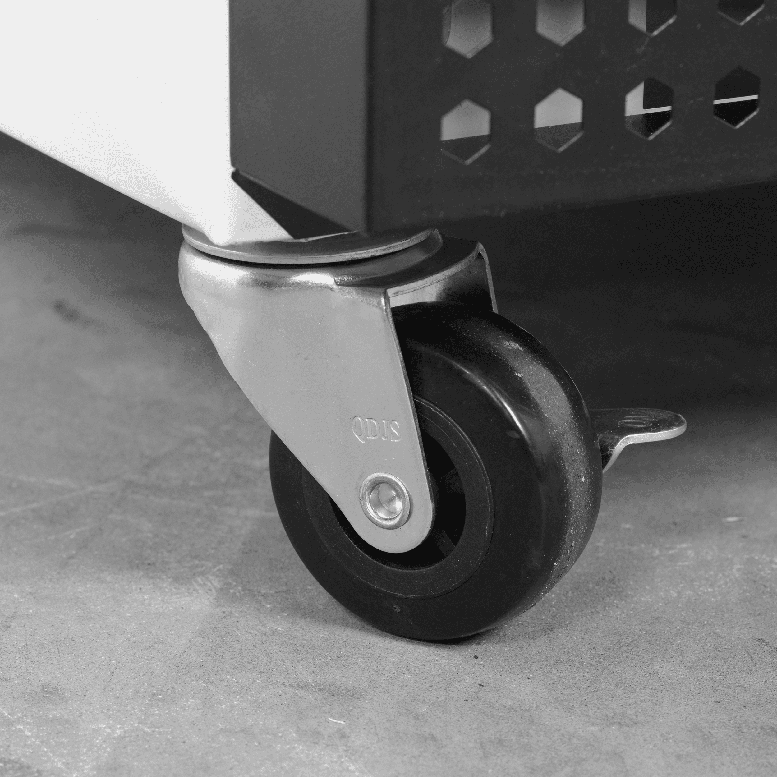 Solid Door Refrigerator — image 4