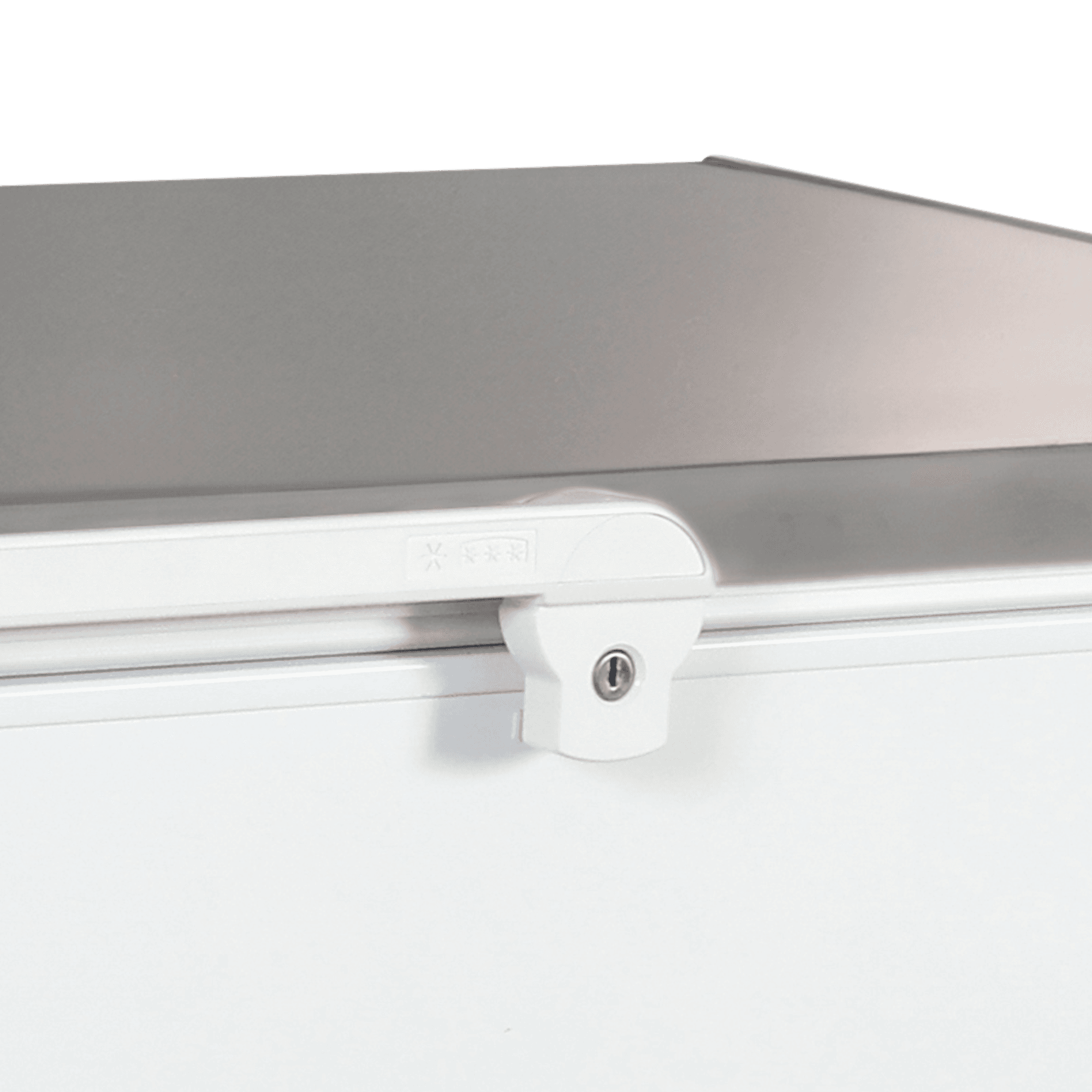 Solid Lid Chest Freezer — image 3