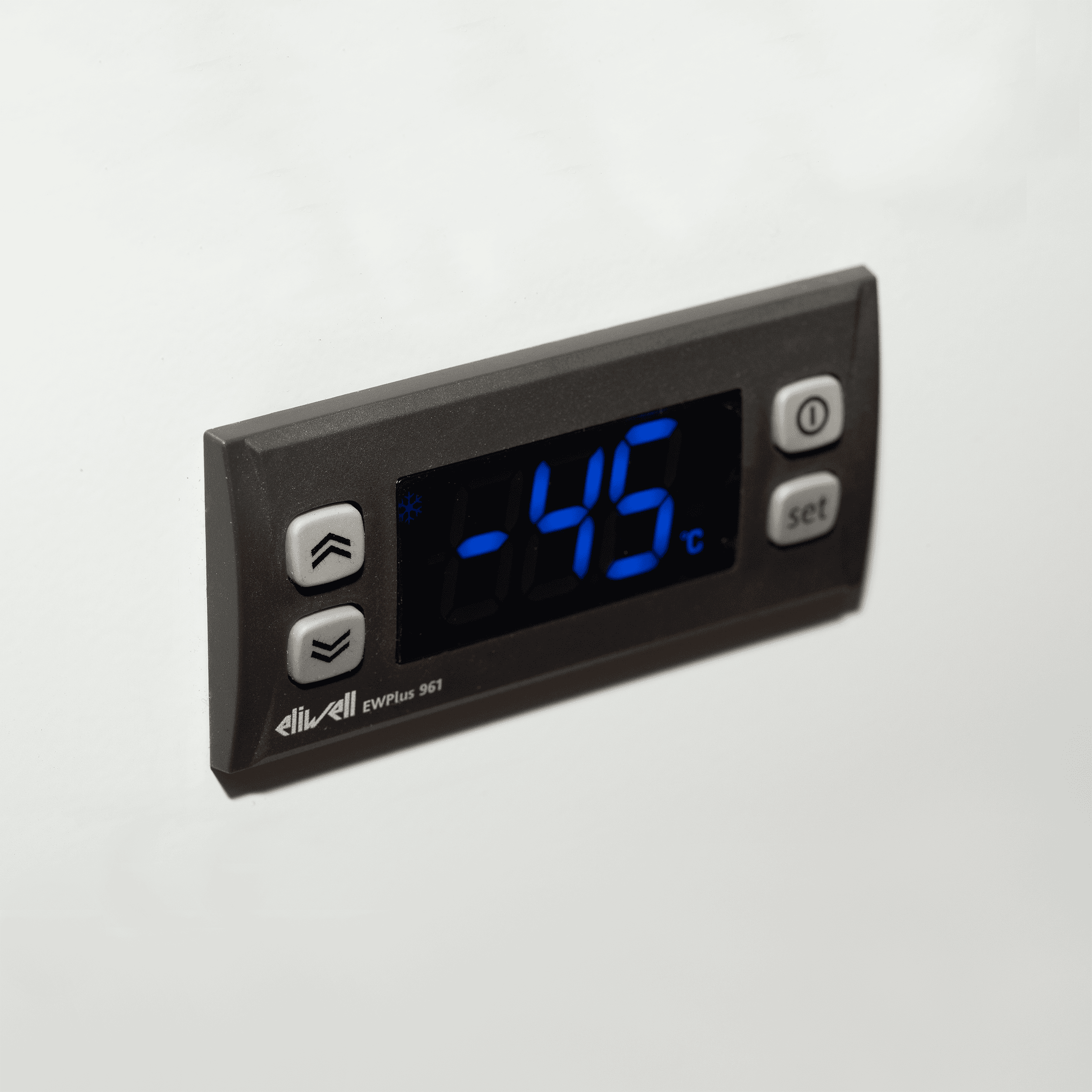 Low Temperature Chest Freezer — image 3